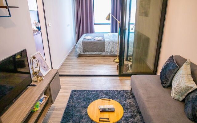 Apartment 450m from BTS with Sky Pool - bkbloft9