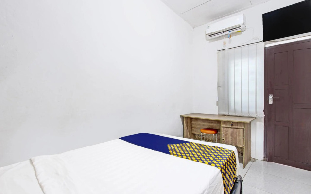 SPOT ON 91521 Mayong Guesthouse – Guest Rooms – Jepara