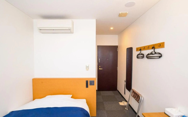 Hitachi Hotel Crane