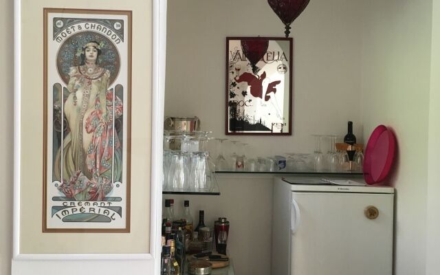 Villa Almadria Luxury Bed & Breakfast