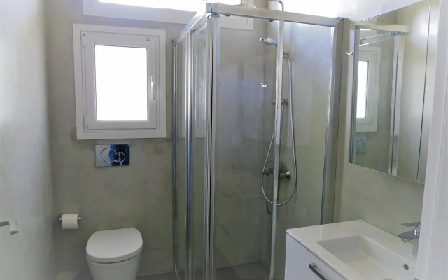 Deluxe Apartment in Vouliagmeni