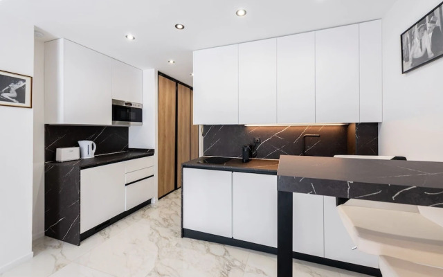 Large Studio Apartment With Terrace and sea View