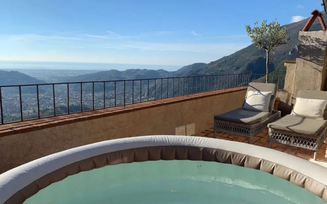 Peaceful Holiday Home in Camaiore With Terrace