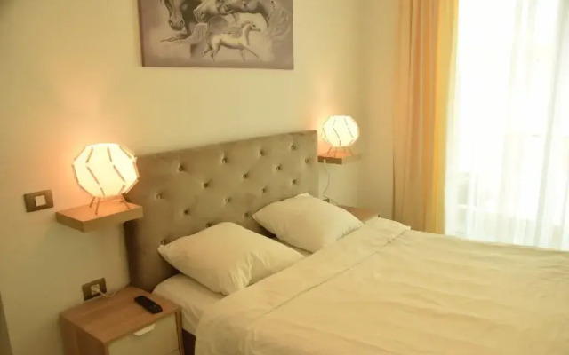 Deluxe Alezzi (Empty)