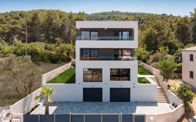 House & Home Slatine