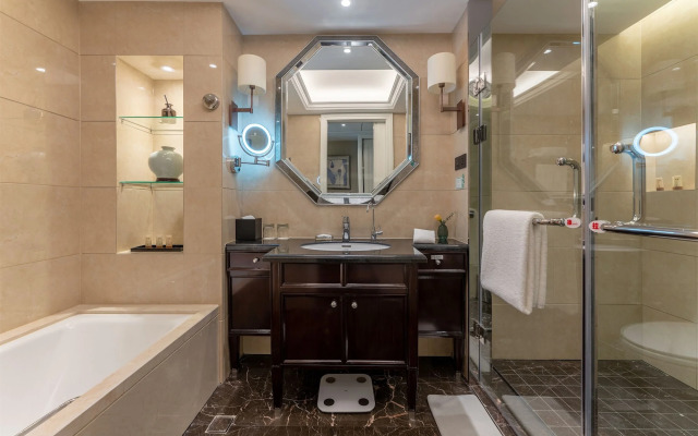 Yun-Zen Jinling World Trade Plaza Hotel