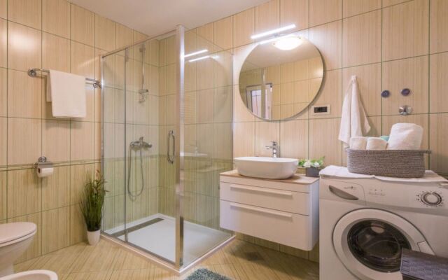 Apartment Cancar Como 41139