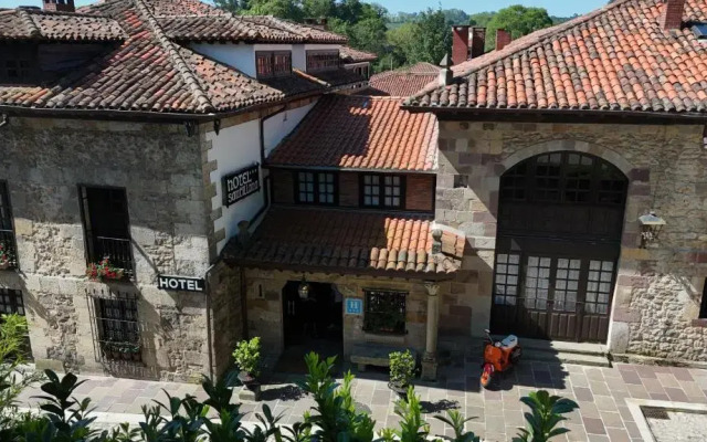 Hotel Santillana