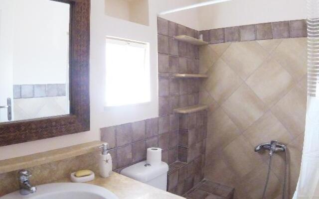 Arapakis Apartment