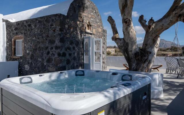 Red beach Harmony Suites Stone house