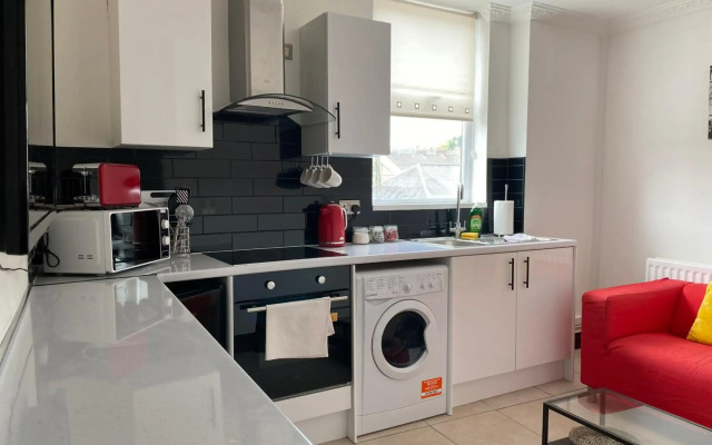 Modern 2 Bedroom Flat in Robert st, Swansea