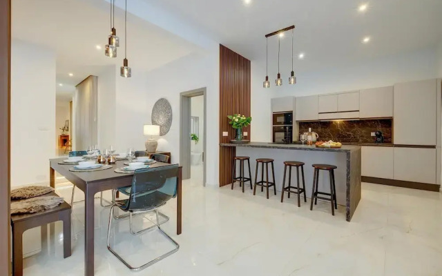 Art Deco Luxury Apartment Central Location