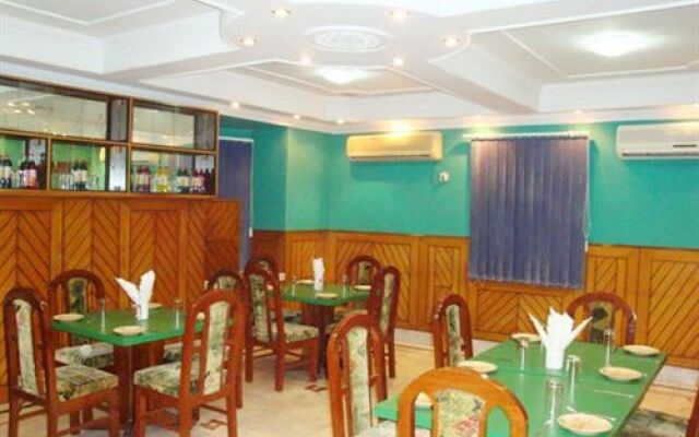 Hotel East Palace