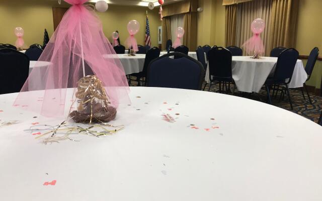 Holiday Inn Express Hotel & Suites Barstow-Outlet Center by IHG