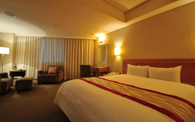 Banqiao Forward Hotel