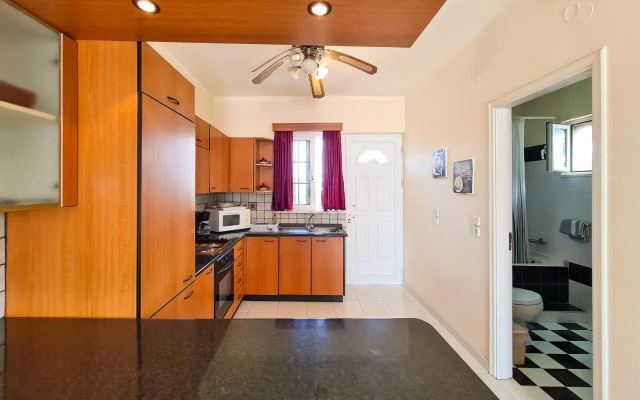 Colonial Studio/Apartment