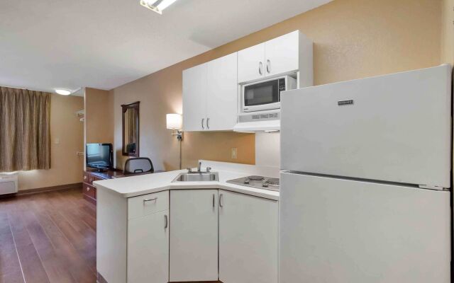 Extended Stay America Suites Atlanta Perimeter Crestline