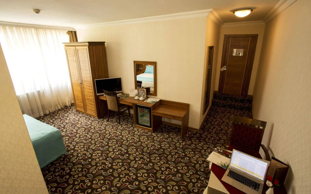 Marya Hotel