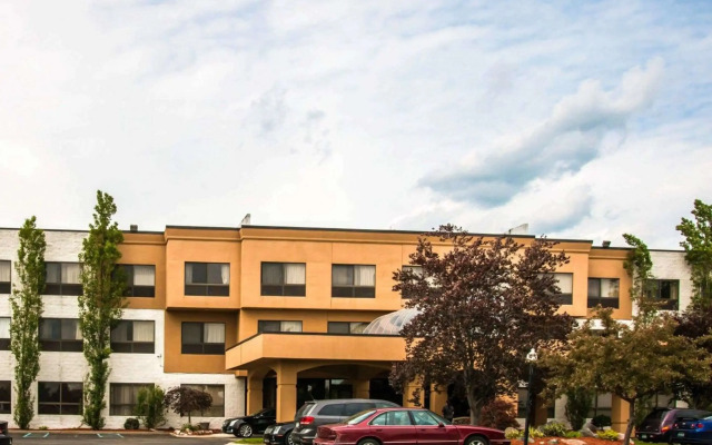 American Inn & Suites Waterford