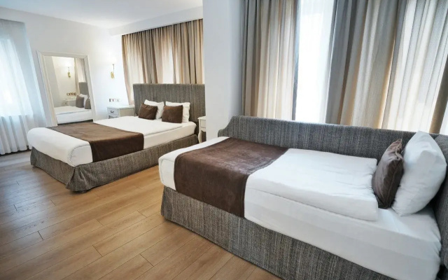 Taximtown Hotel