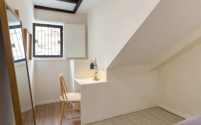 Modern 2BR Flat in Central Porto