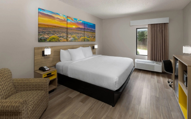 Days Inn by Wyndham Tulsa Central