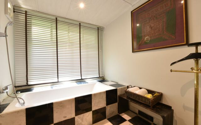 Zantiis Ndol Villas