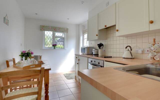 Romantic 1-bedroom Holiday Home in Goudhurst With Garden