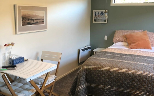 East Rock (Adults Only)