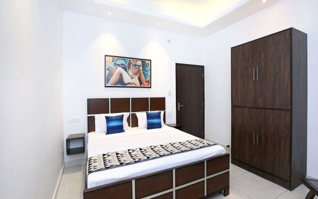 OYO 13307 Home Luxury Stay Shoghi