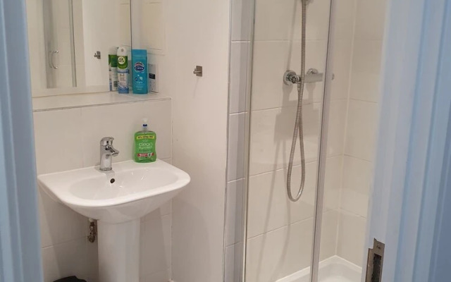 AMAZING 2 BEDS 2 BATHS 10min LDN BRIDGE