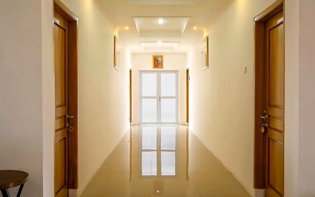 RedDoorz near Exit Toll Moh Toha