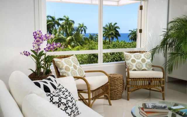 Round Hill Hotel And Villas
