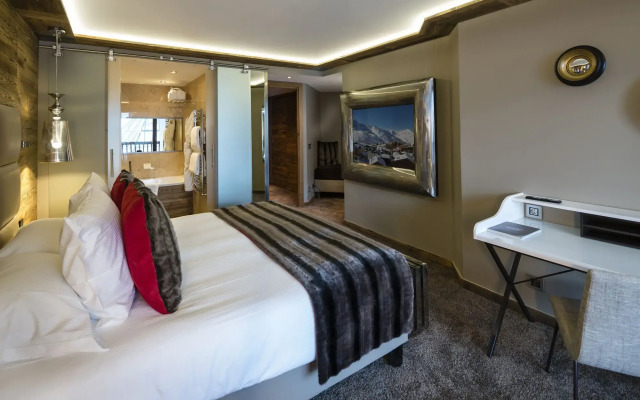 Hôtel Koh-I Nor by Les Etincelles