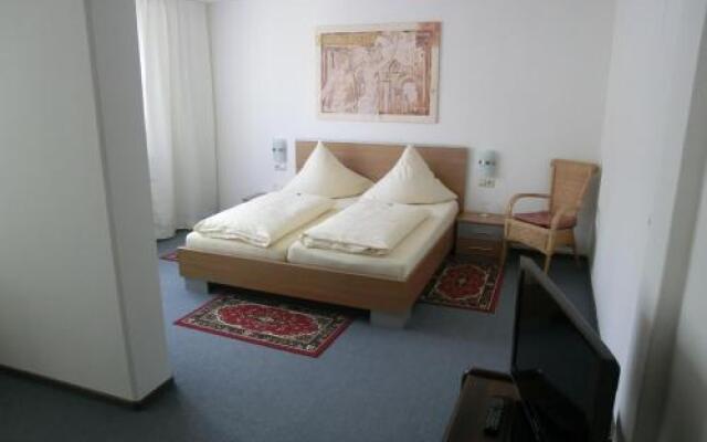 Donauhotel Bed - Breakfast