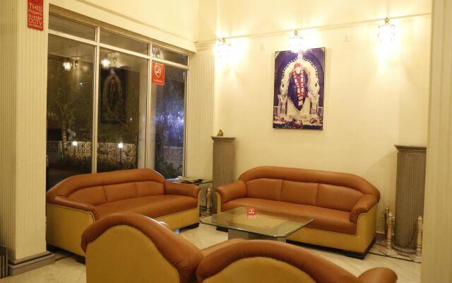OYO 2726 Hotel Elegant