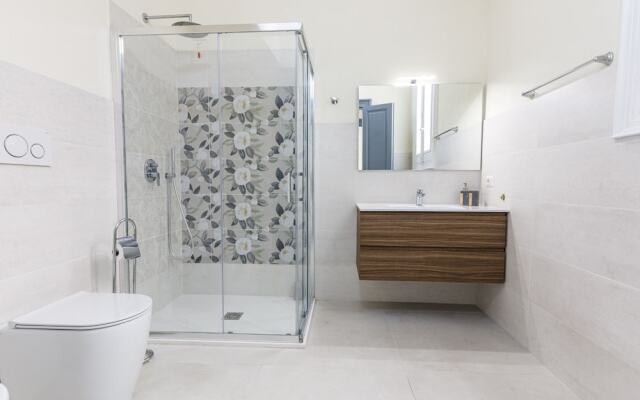 Onlyrooms IV - Sea View & Free Parking