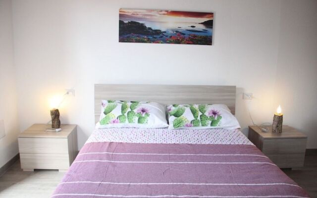 Modern & Chic Pool House 24