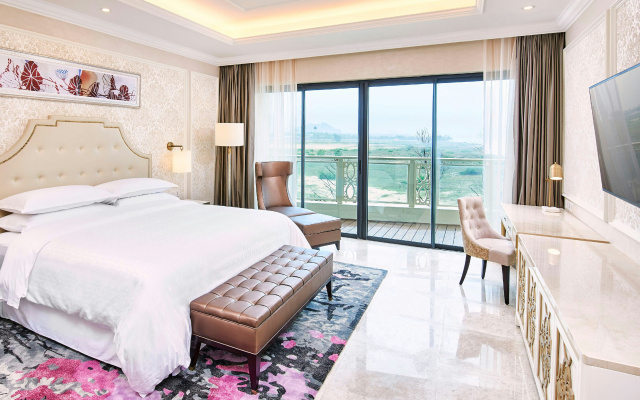 Sheraton Grand Danang Beach Resort & Spa
