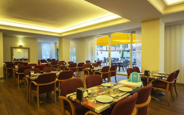 Sun Bay Park Hotel