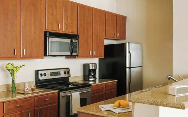 Roami at Duncan Plaza