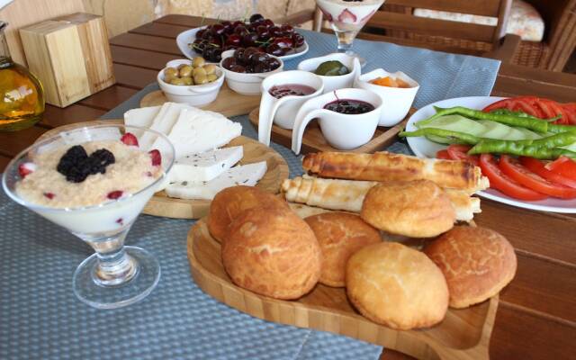 Defne Bag Evi
