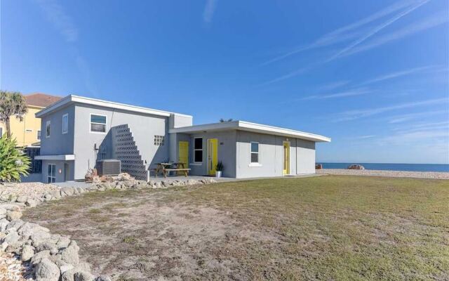Sunshine House - Three Bedroom Home