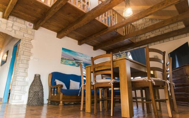 Rustic Apartment Mariva