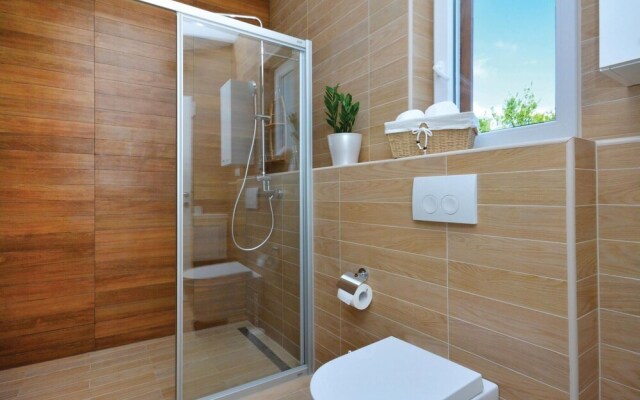 Amazing Home in Slatine With Wifi and 4 Bedrooms
