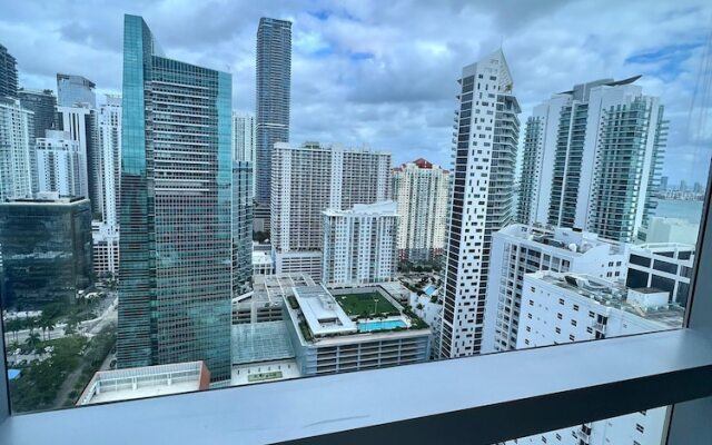 Suite - City View at Four Seasons Miami