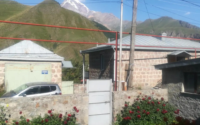 Lela Rezo Guesthouse