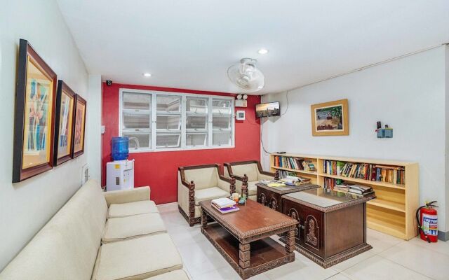 RedDoorz near Cebu Metropolitan Cathedral