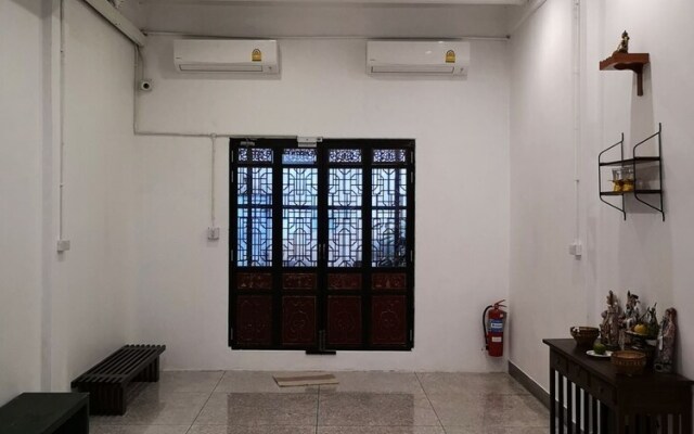 Aunny House