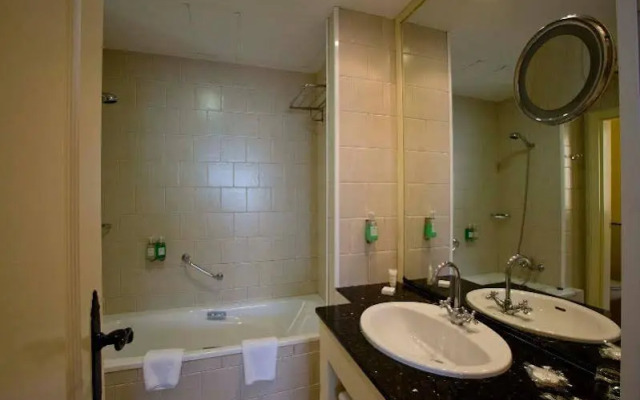 Las Lomas Village – Luxury Apartments